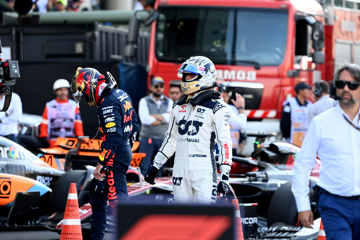 Ricciardo zag 'frisbee' tijdens start GP São Paulo: "Dankbaar dat die band mij niet raakte"