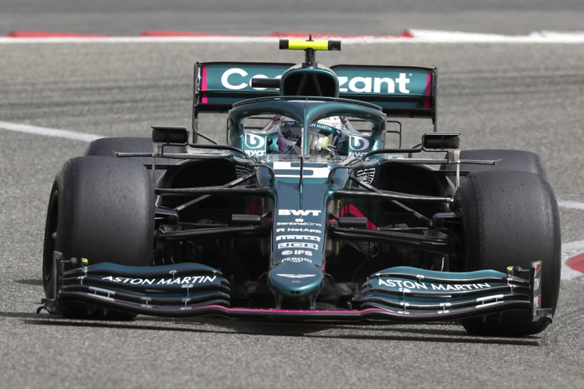 Vettel over nieuwe Pirelli-banden voor 2022: "Ze maken het zicht slechter"