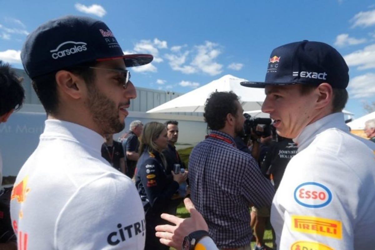 In beeld: Verstappen en Ricciardo vermaken zich in China
