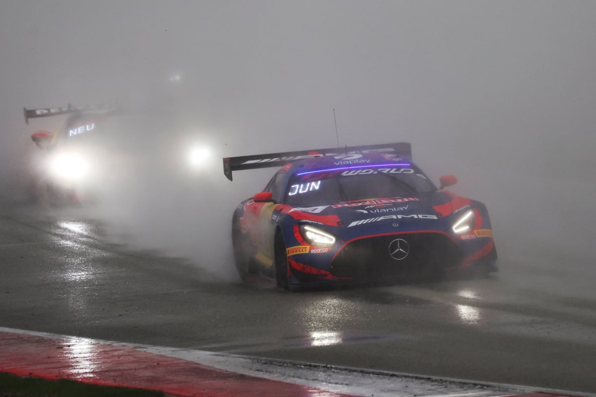 Juncadella and Lulham during Race 1 at Barcelona-Catalunya