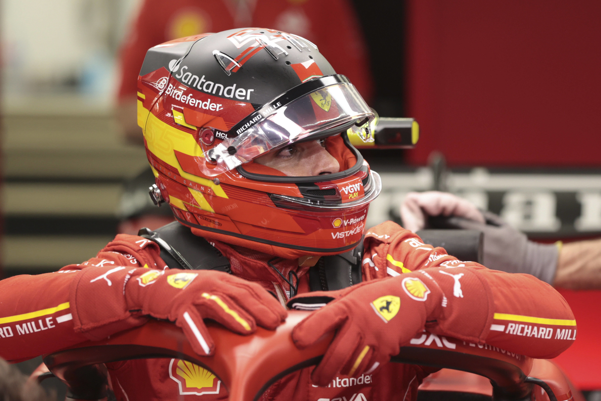 Sainz houdt Alonso en Verstappen achter zich tijdens derde vrije training Bahrein