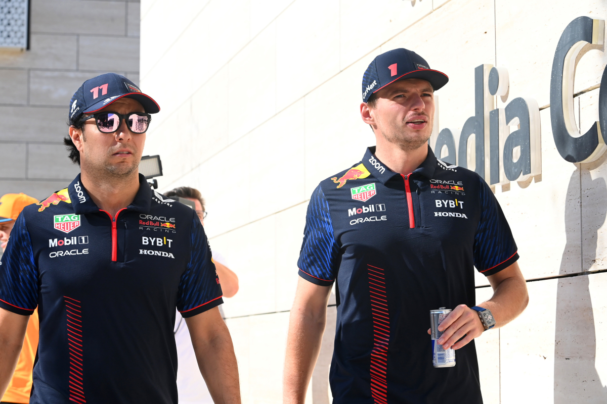 Verstappen wilde Pérez helpen tegen Leclerc: "Ik probeerde hem tow te geven"
