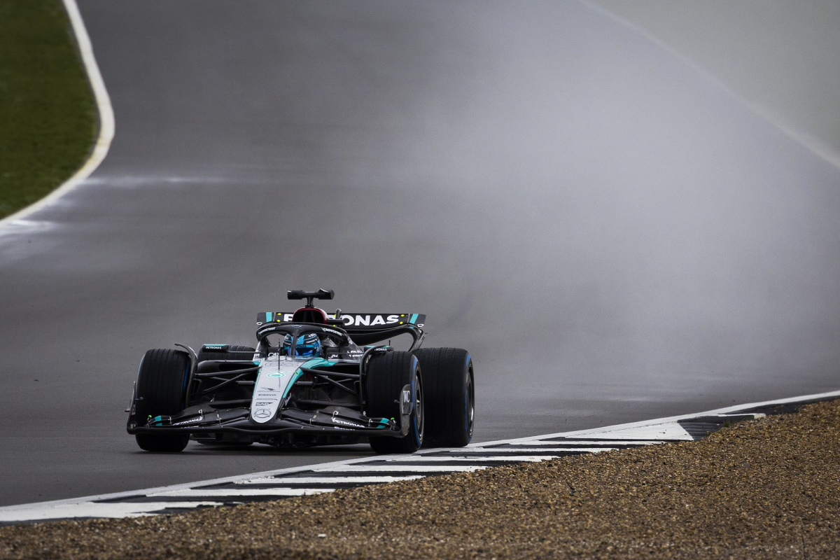 Regenbuien teisteren Silverstone: Start Formule 3-race uitgesteld | F1 Shorts