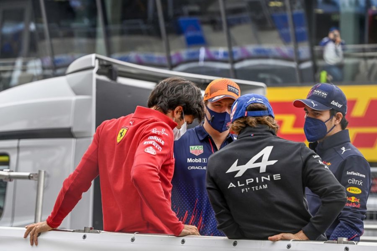 Alonso schaart zich achter Verstappen na beroep Mercedes: 'Incident hoort bij de vorige race'