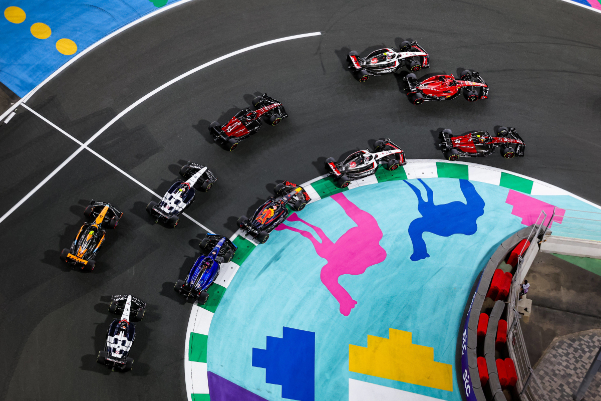 Teams tonen hun achtervleugels voor GP van Saoedi-Arabië