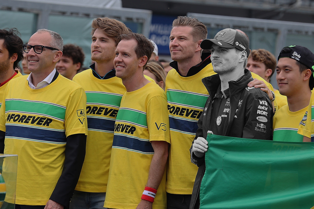 Persvoorlichter onthult zeer opmerkelijke reden voor ontbreken Senna-shirt bij Verstappen