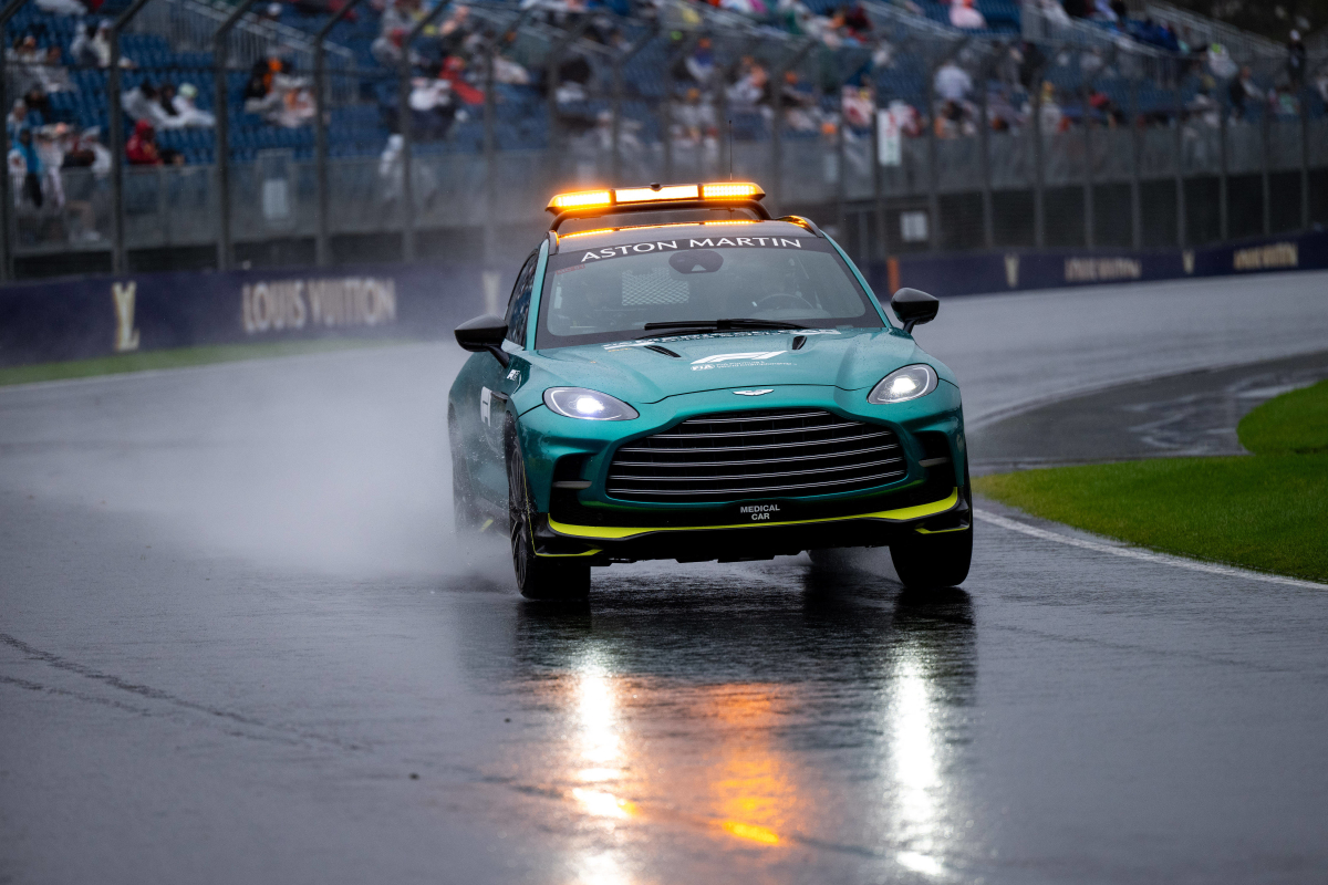 Safety car deployed after HUGE F1 crash in Melbourne