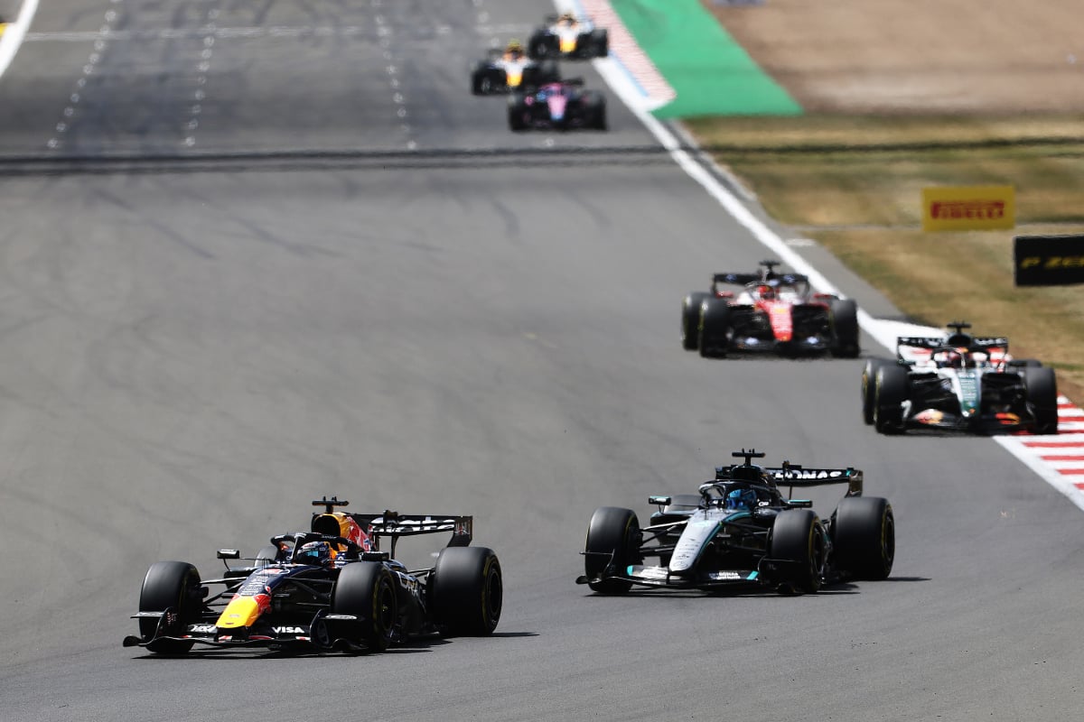 Verstappen ahead of Russell in Sprint at Silverstone
