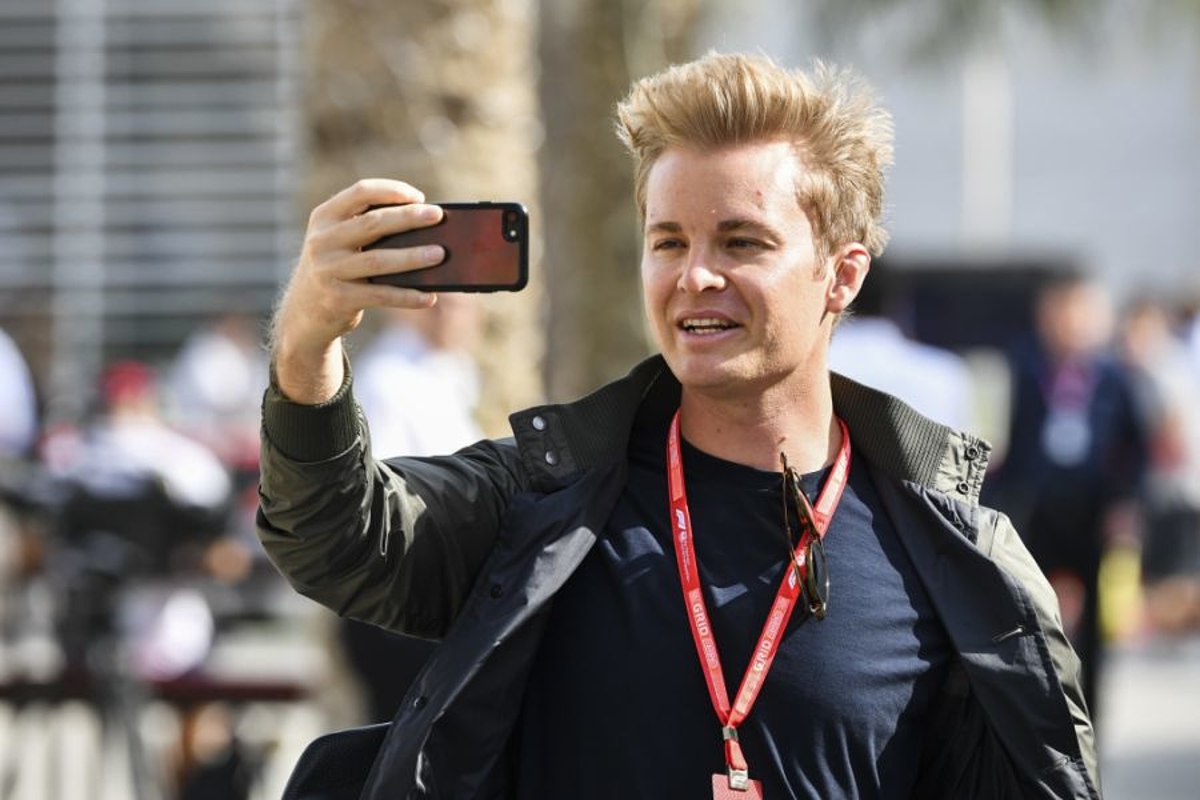 Rosberg 'waiting for next Ferrari mistake'