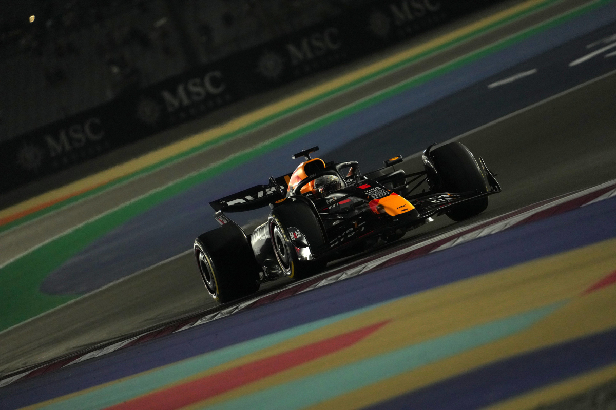 Verstappen slaat terug met pole tijdens kwalificatie in Qatar