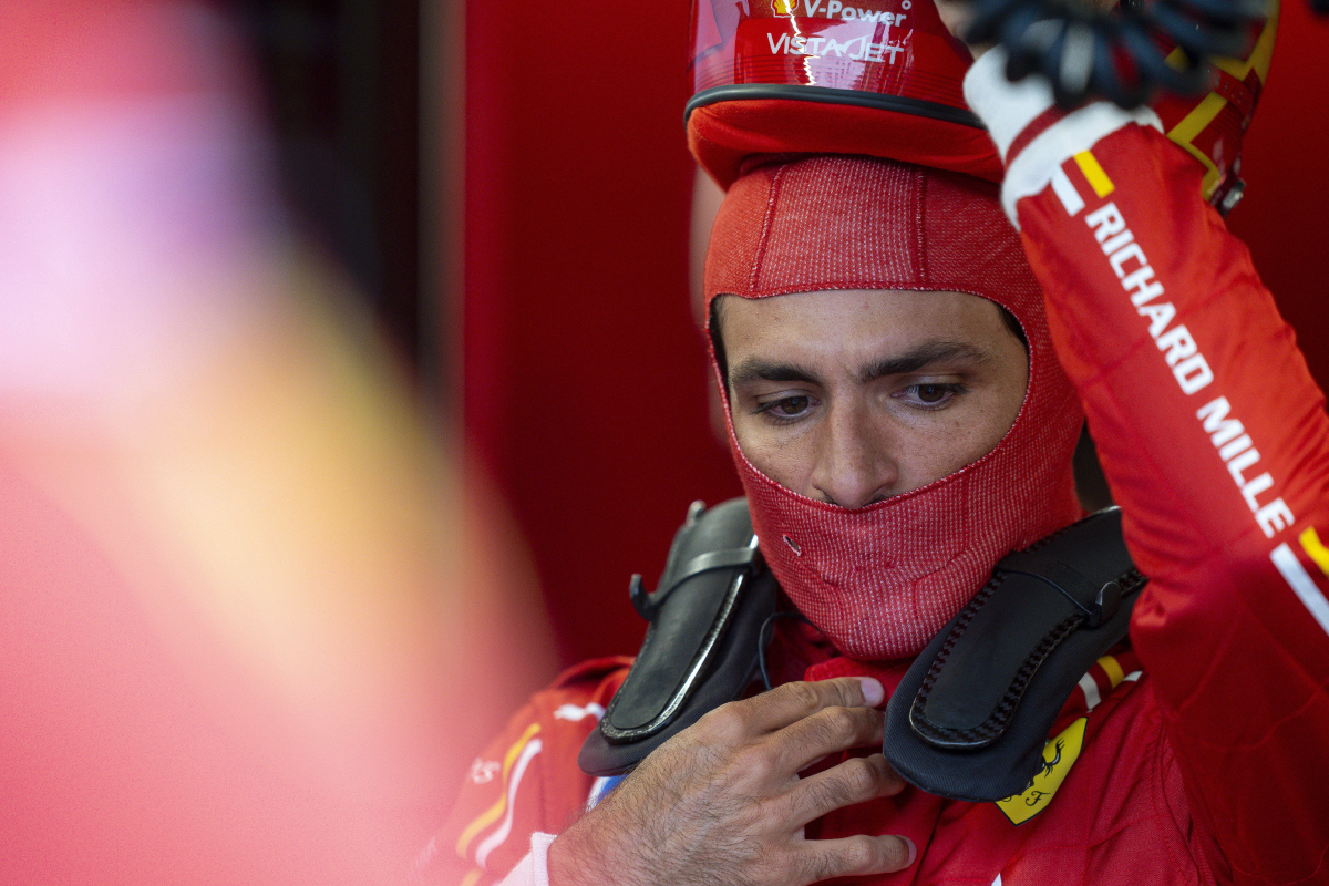 ¡Carlos Sainz se estrella en la qualy de Singapur!