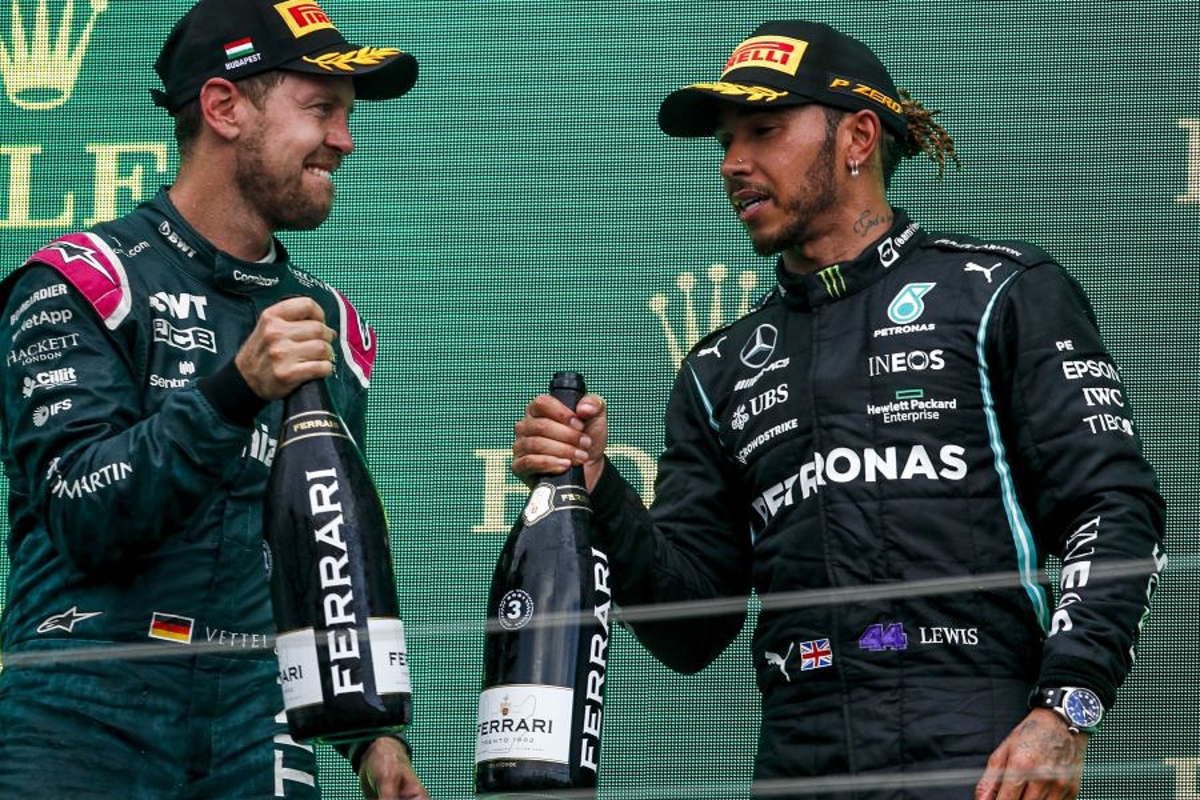 Hamilton trots op Vettel na zijn LGBTQ+-protest: 'Geweldig van Seb'