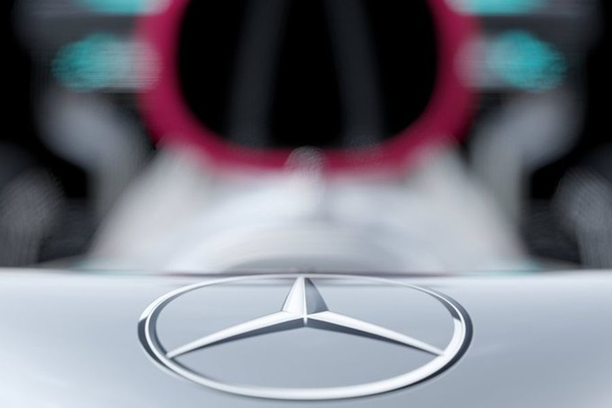 Mercedes presenteert nieuwe kleurstelling en sponsor