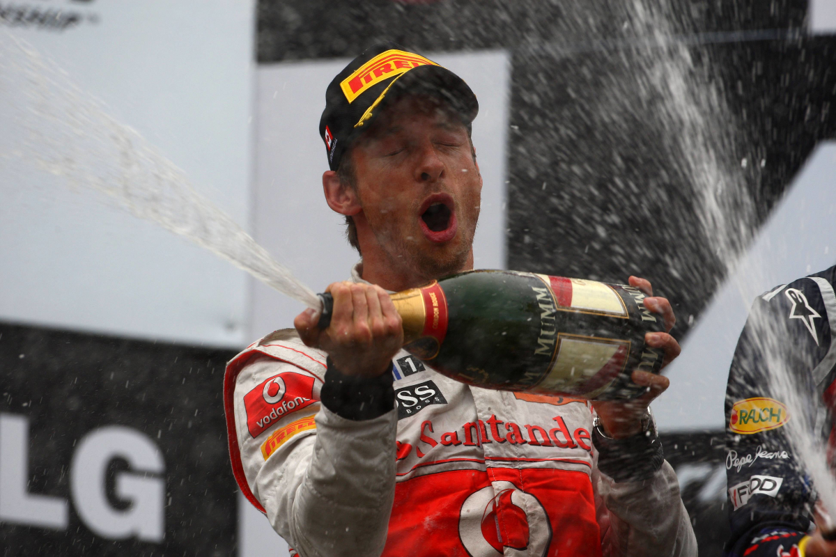 Grand Prix van Canada 2011: Button wint thriller na langste race uit de geschiedenis