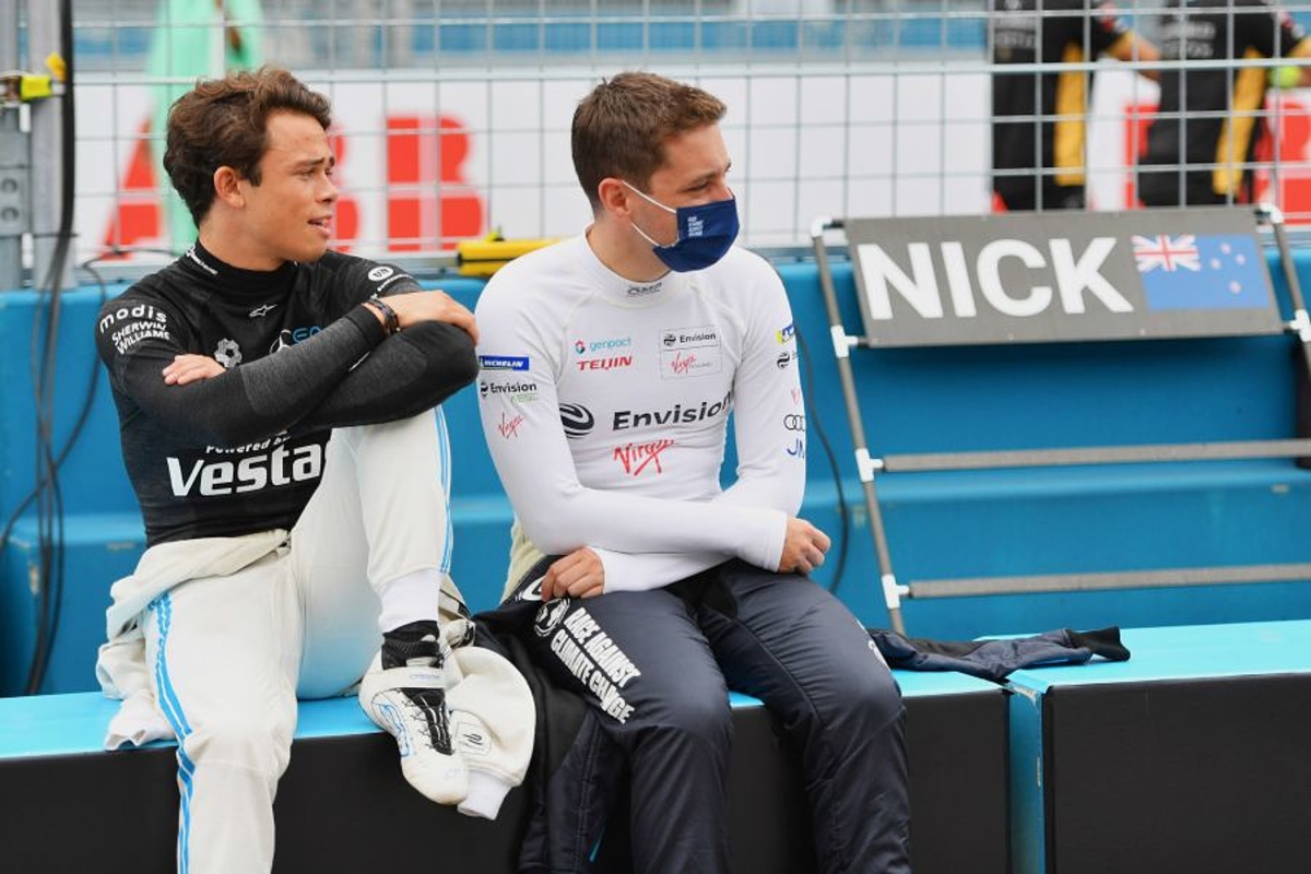 Frijns over F1-exit De Vries: "Moeilijk om uit te blinken in een auto die niet vooruit gaat"