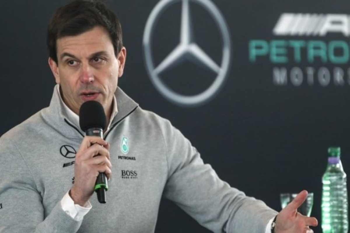 Toto Wolff sluit nieuwe Mercedes-coureur niet uit voor volgend seizoen