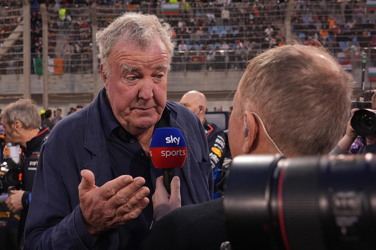 Jeremy Clarkson heeft twijfels bij Formule 1-auto's: "Erheen lopen is lastiger dan besturen"