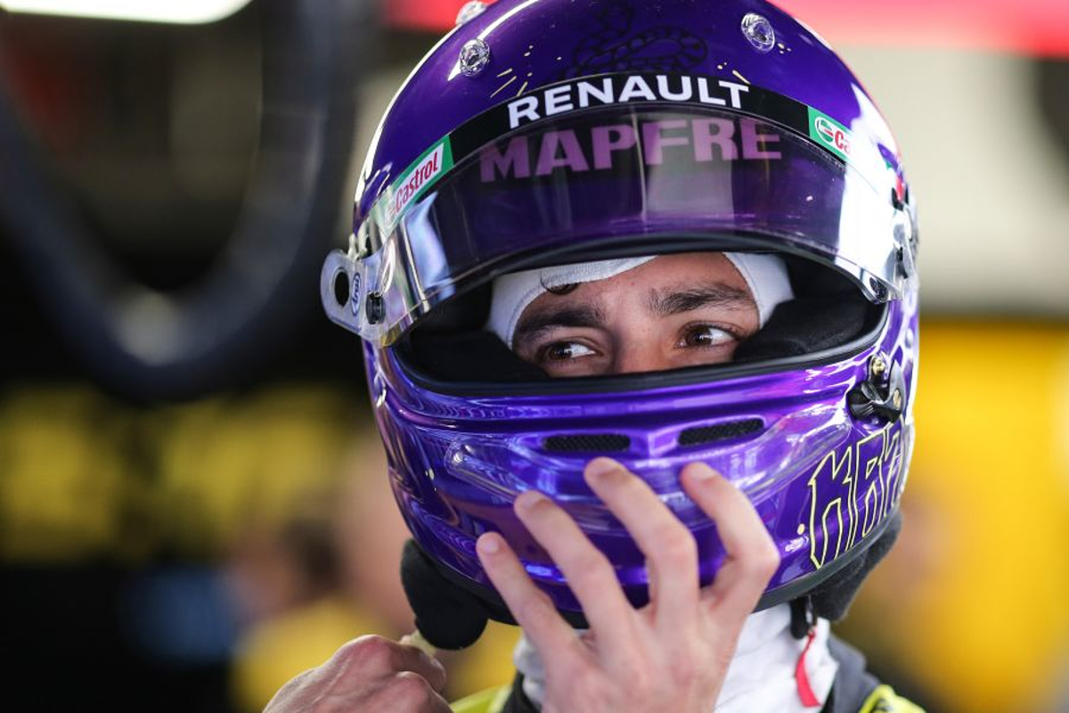 Ricciardo using purple helmet in testing in tribute to Kobe Bryant