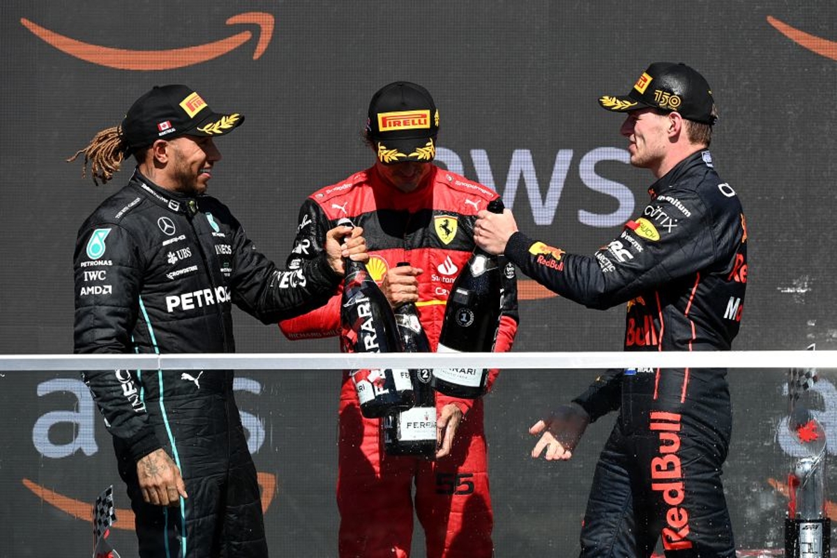 Sainz heeft liever Hamilton dan Verstappen als teamgenoot: "Kan van hem leren"