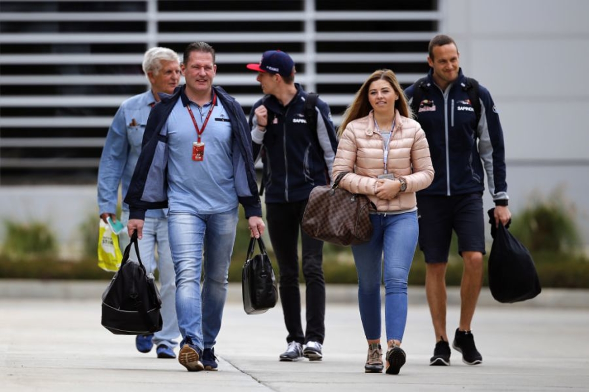 Victoria Verstappen over eerste overwinning Max: 'Ben toen anders naar hem gaan kijken'