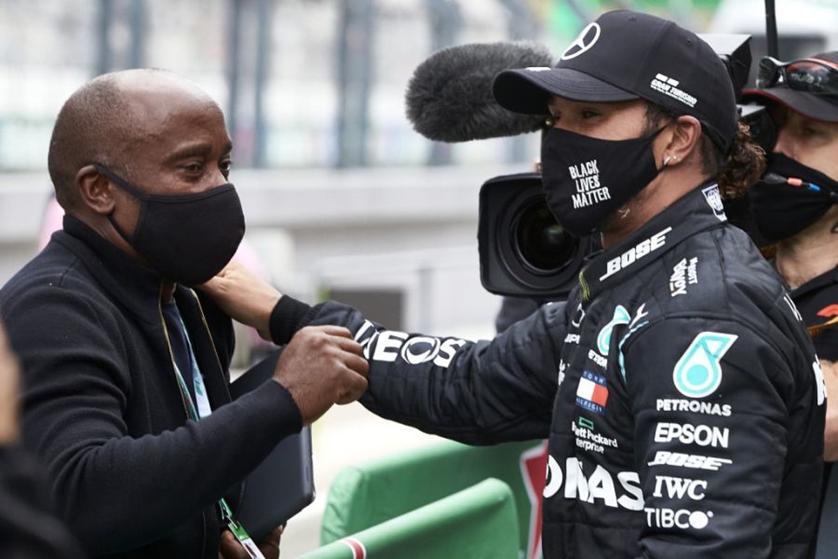 Vader Hamilton heeft alle vertrouwen in titelkansen Lewis: 'Ik ben altijd optimistisch'