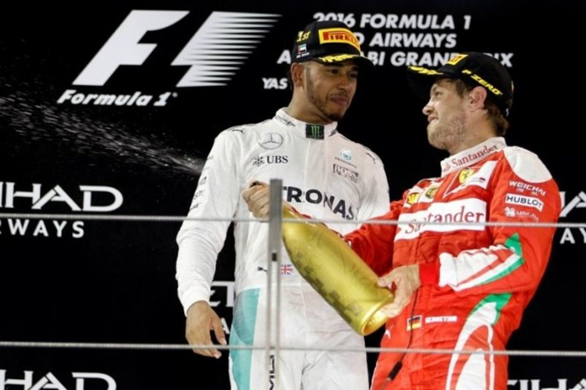 Hamilton denkt dat titelstrijd met Vettel zwaarder wordt dan met Rosberg