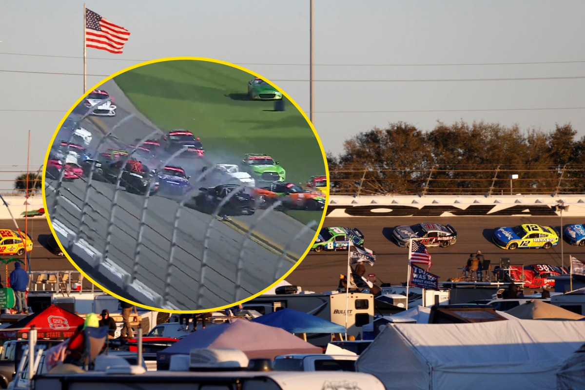 VIDEO |  Mazda MX5-cup in Daytona begint met megacrash | F1 Shorts