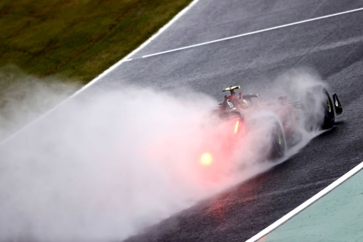 Sainz slates “worthless” deployment of Suzuka recovery vehicle