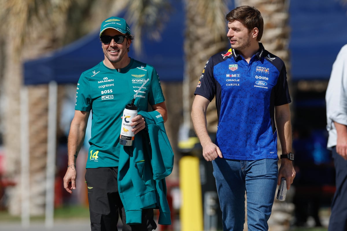 Fernando Alonso and Max Verstappen in Bahrain during F1 Testing