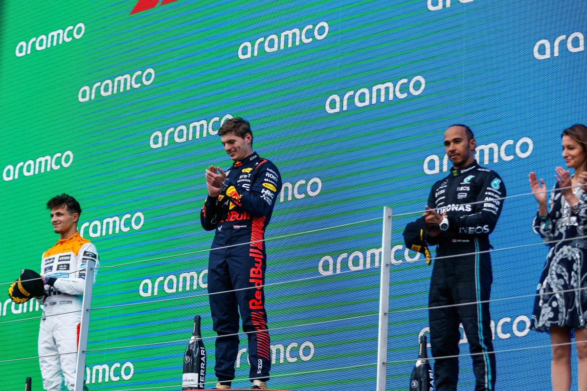 Internet ziet Verstappen op Silverstone zegevieren: "Sir Max is de beste"
