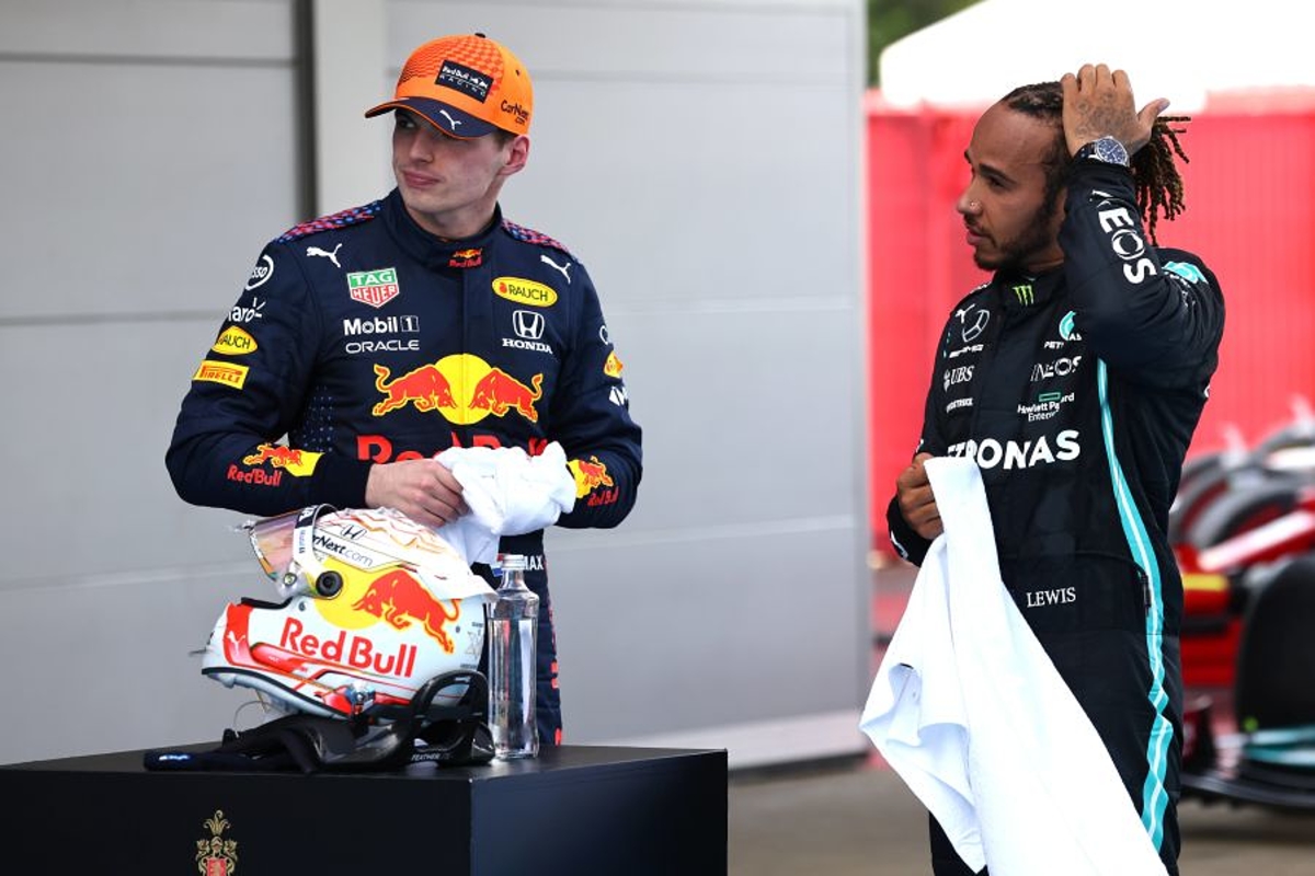 Verstappen reageert op Hamilton: "In zijn auto zou ik twee tienden sneller zijn dan hij"