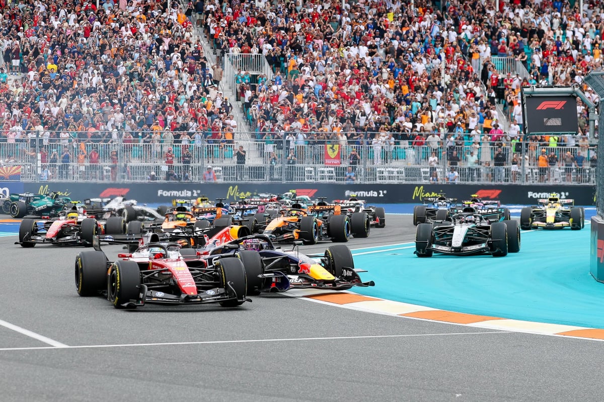 Verstappen spins in Miami