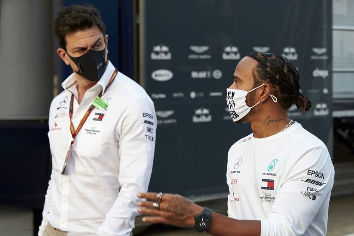 Domenicali ziet Hamilton niet naar Ferrari gaan: "Gaat zijn carrière eindigen bij Mercedes"