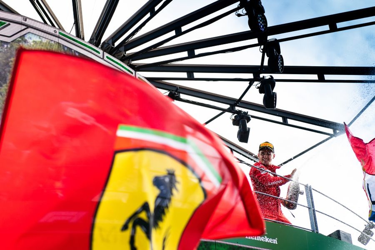 Leclerc krijgt speciaal pakketje van Ferrari, Giovinazzi springt op de fiets | Social Wall