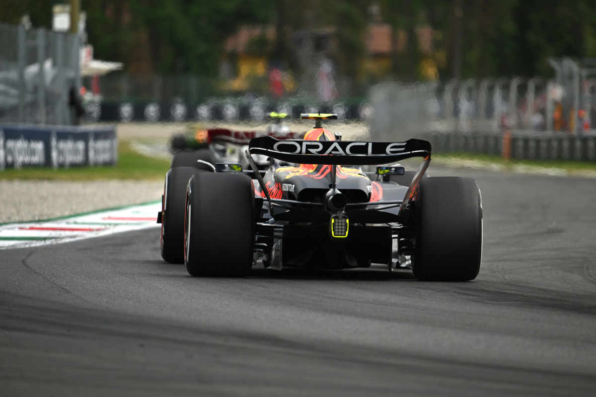 Checo Pérez No Termina La Fp3 Del Gran Premio De Italia Por Problemas En El Motor