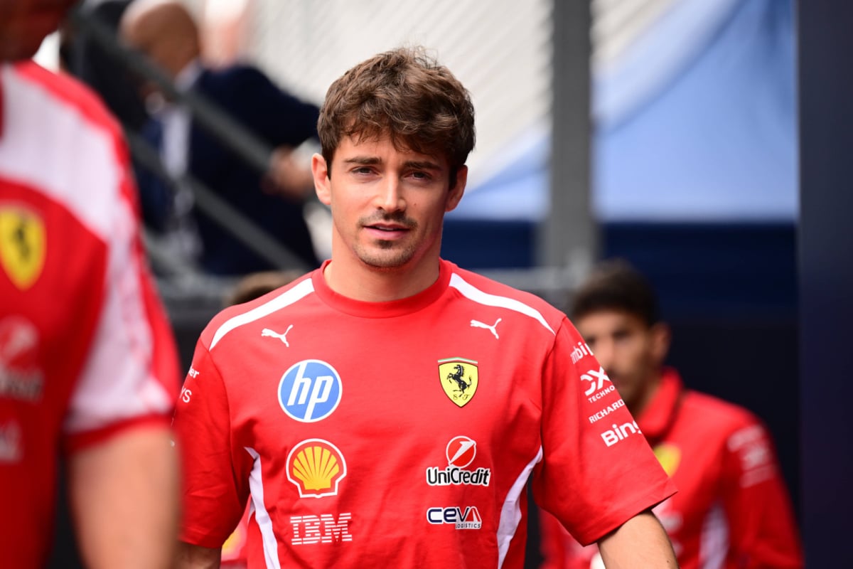 Leclerc noemt Red Bull en Verstappen de maatstaf: 'Zij kiezen altijd goed'