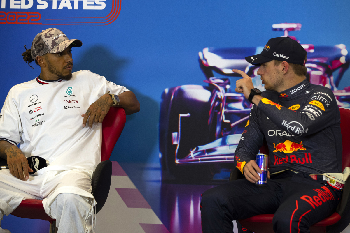 Verstappen over langer verblijf Hamilton: "Hij moet doen wat hij denkt dat goed is"