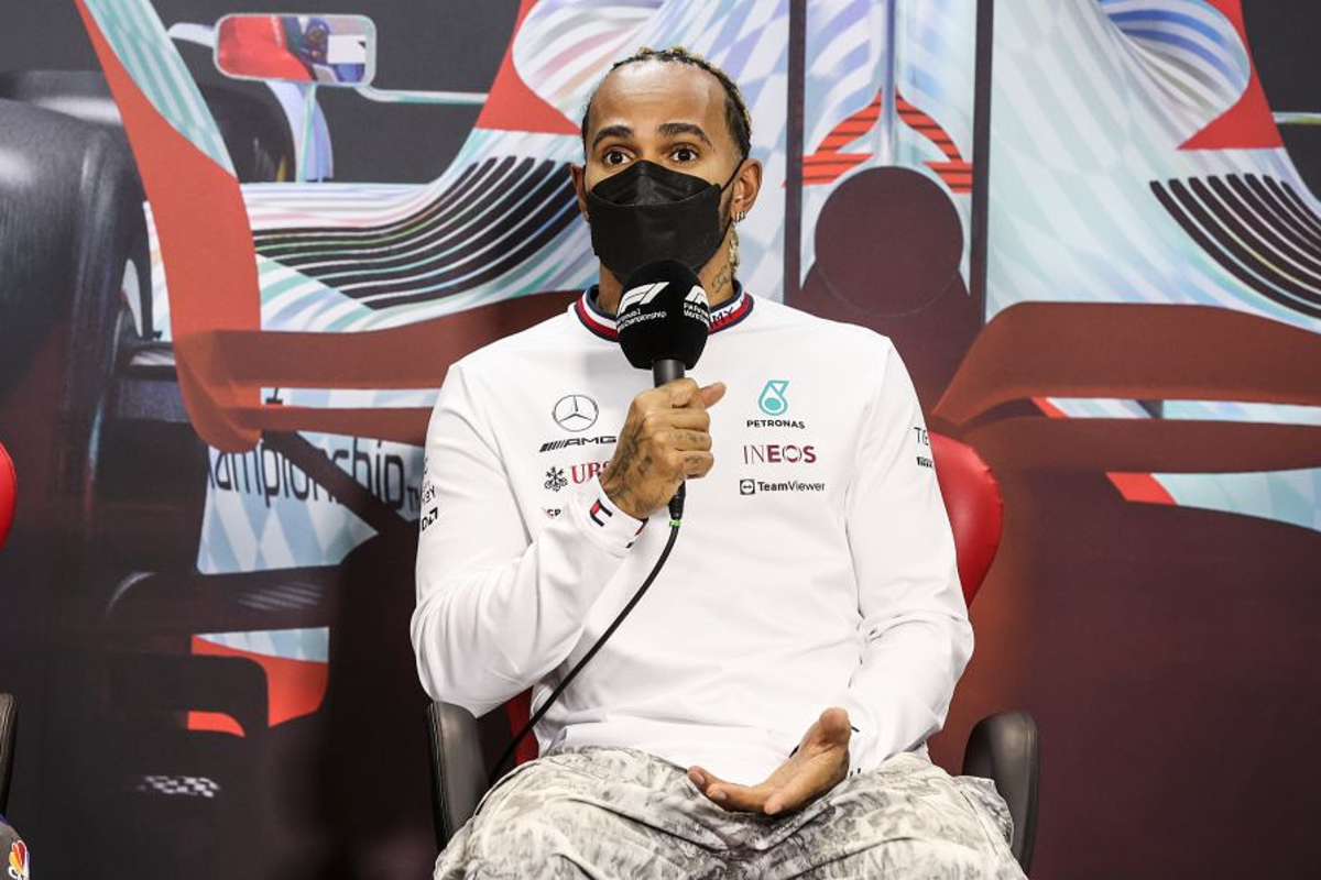 Hamilton houdt vol: "Ferrari of Red Bull het snelst, dan wij of McLaren"