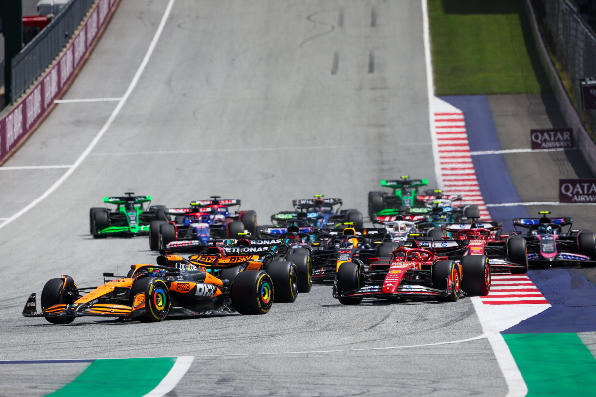 Verstappen verslaat auto's McLaren in race pace tijdens sprintrace Oostenrijk
