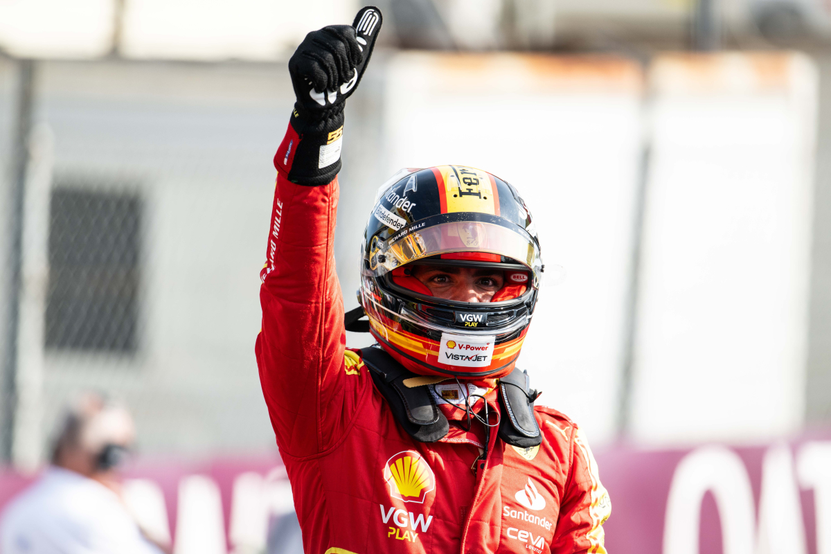 "Carlos Sainz está contento con Ferrari y el tiempo decidirá su futuro"