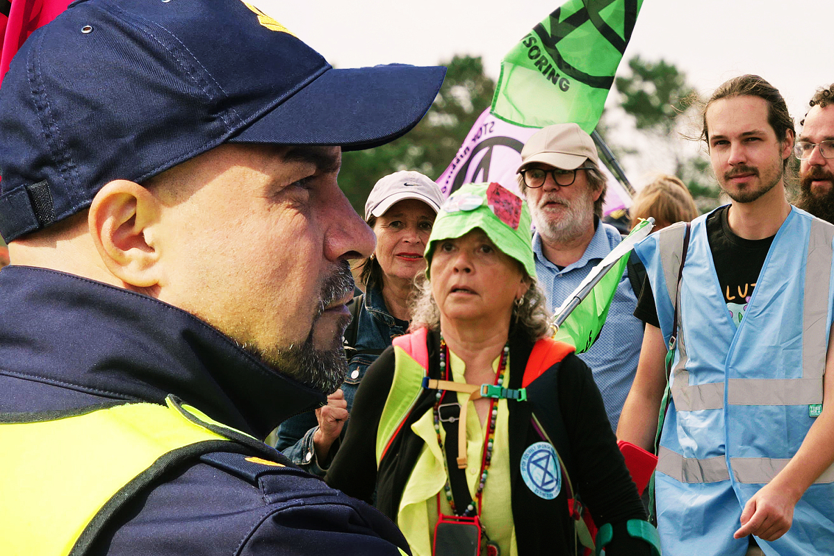 Exclusief: Extinction Rebellion op de been voor protest bij ingang Circuit Zandvoort