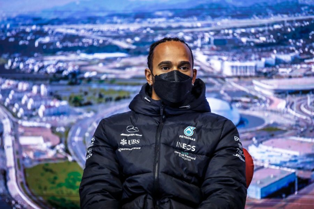 Hamilton klachtenvrij na crash op Monza: "Klaar om verder te gaan"