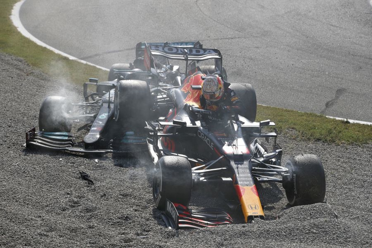 Verstappen over crash met Hamilton in Italië: "Denk niet dat ik Lewis had geslagen"