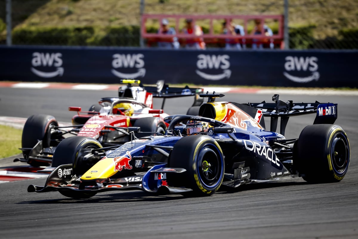 Verstappen and Hamilton fighting at the Hungaroring