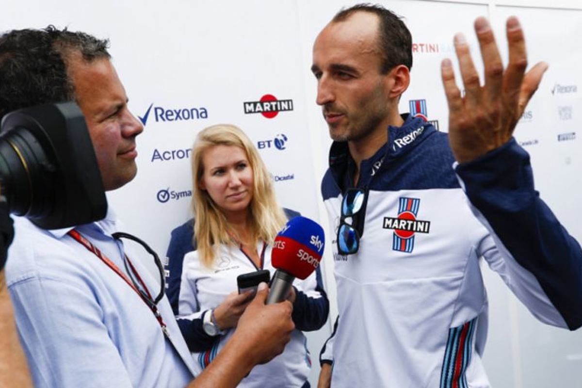Kubica drives '70 percent left-handed'