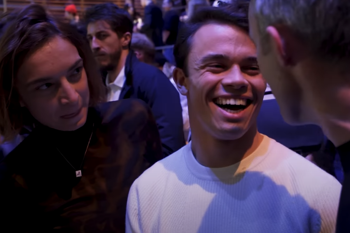 VIDEO: Achter de schermen bij eerste autolancering van Nyck de Vries in New York