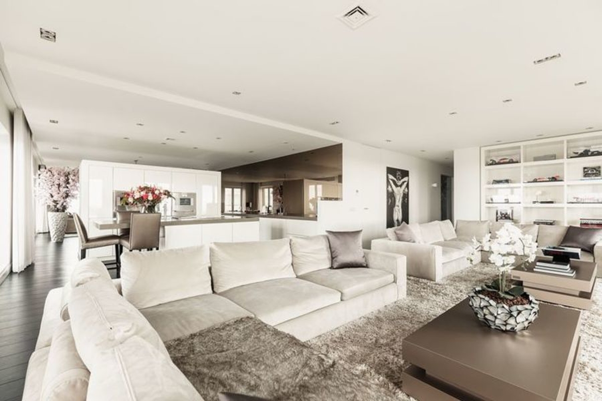 Even binnenkijken: Victoria Verstappen zet luxe miljoenen-penthouse op Funda