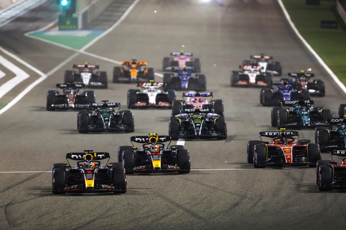 Max Verstappen y Checo Pérez hacen el 1-2 en el GP de Bahréin; Alonso, tercero