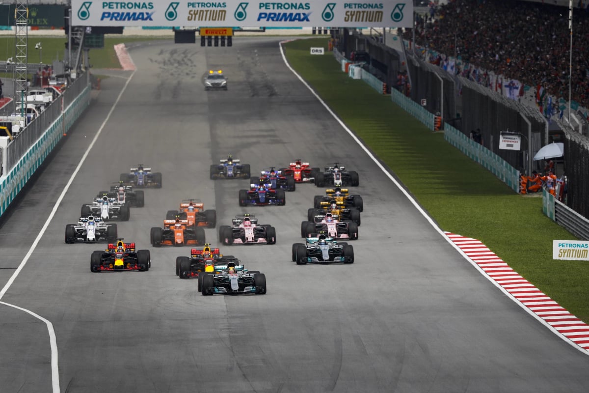 Start of 2017 Malaysian GP