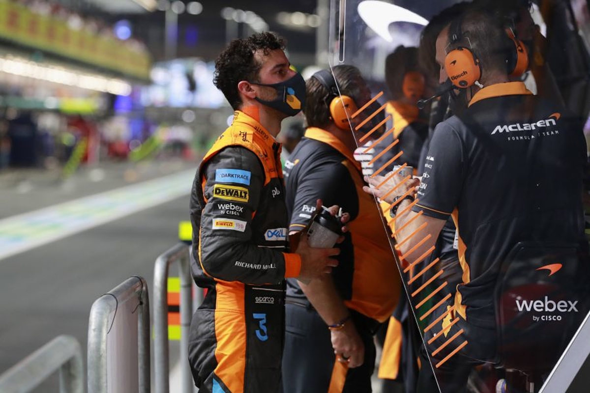 McLaren apologise to Ricciardo after failure costs points opportunity